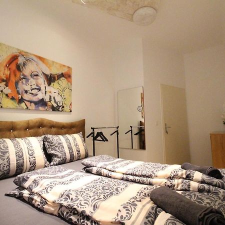 Private Double Bedroom Rf2 Wien Exteriör bild