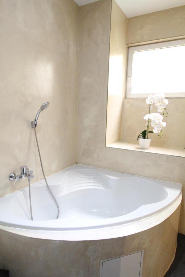 Private Double Bedroom Rf2 Wien Exteriör bild