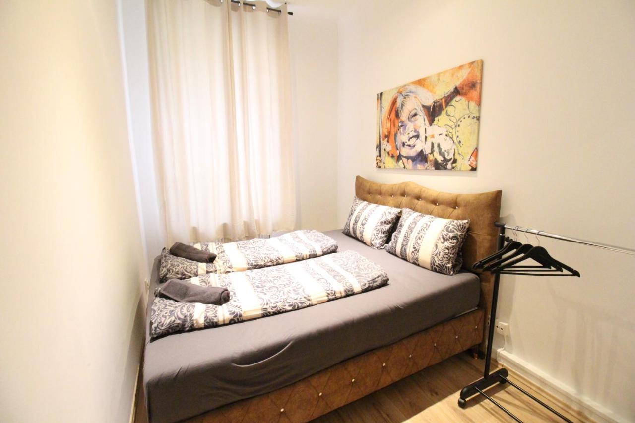 Private Double Bedroom Rf2 Wien Exteriör bild
